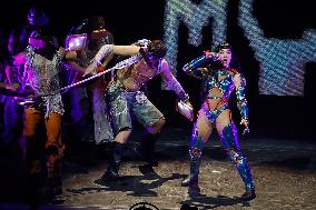 Katy Perry Performs in Barcelona