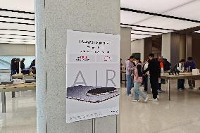 Huawei Mate 70 Air Phone