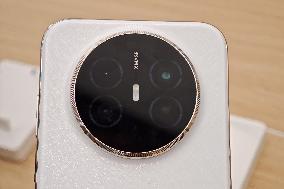 Huawei Mate 70 Air Phone