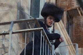 Settlers Storm Hebron Old City - Palestine