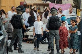 Settlers Storm Hebron Old City - Palestine