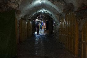 Settlers Storm Hebron Old City - Palestine