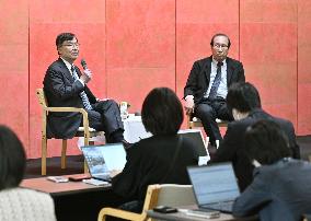 Nobel laureates hold talks in Kyoto
