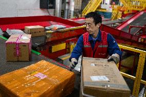 Double 11 Shopping Carnival Jitu Express Logistics Peak