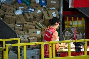 Double 11 Shopping Carnival Jitu Express Logistics Peak