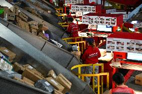 Double 11 Shopping Carnival Jitu Express Logistics Peak