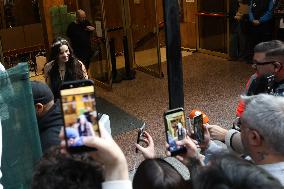 Rosalía and David Broncano on the program La Revuelta - Madrid