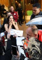 Rosalía and David Broncano on the program La Revuelta - Madrid