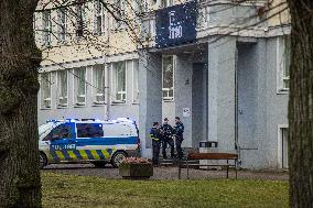 Weapon-like object at the Polytechnic School