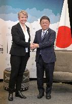Japan-Britain talks in Canada