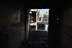 Life Returns to Damascus District - Syria