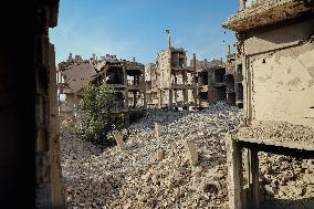 Life Returns to Damascus District - Syria