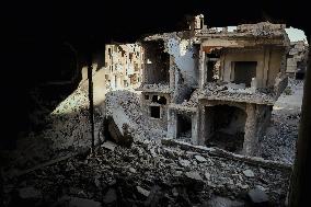 Life Returns to Damascus District - Syria