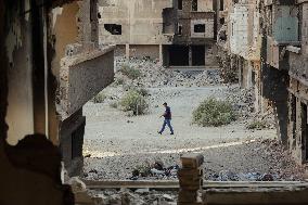 Life Returns to Damascus District - Syria