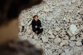 Life Returns to Damascus District - Syria