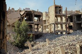 Life Returns to Damascus District - Syria