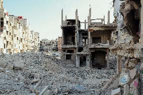 Life Returns to Damascus District - Syria