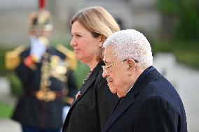 Yael Braun-Pivet Welcomes Mahmoud Abbas At The National Assembly - Paris