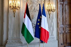 Yael Braun-Pivet Welcomes Mahmoud Abbas At The National Assembly - Paris