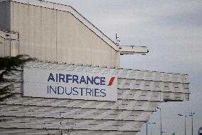 Aircraft Engines Maintenance at Air France Industries site - Orly