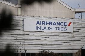 Aircraft Engines Maintenance at Air France Industries site - Orly