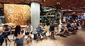 Starbucks Reserve Roastery Christmas Day