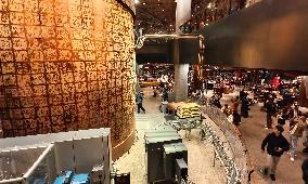 Starbucks Reserve Roastery Christmas Day