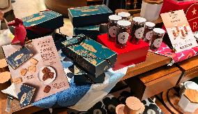 Starbucks Reserve Roastery Christmas Day