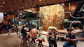 Starbucks Reserve Roastery Christmas Day
