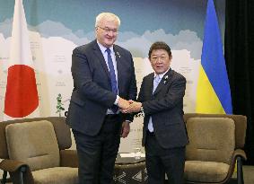 Japan-Ukraine talks in Canada