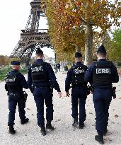 Security In Front Of The Eiffel Tower - Paris
