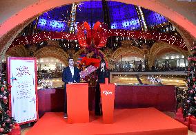Clara Luciani During Christmas Opening At Galeries Lafayette - Paris