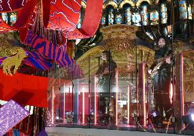 Clara Luciani During Christmas Opening At Galeries Lafayette - Paris