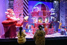 Clara Luciani During Christmas Opening At Galeries Lafayette - Paris