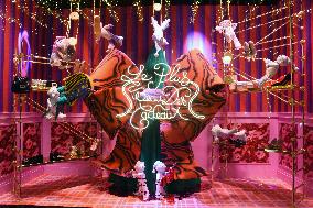 Clara Luciani During Christmas Opening At Galeries Lafayette - Paris