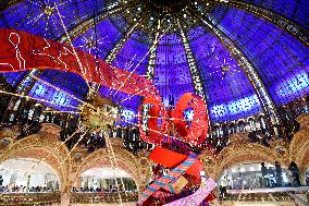 Clara Luciani During Christmas Opening At Galeries Lafayette - Paris