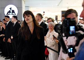 Clara Luciani During Christmas Opening At Galeries Lafayette - Paris