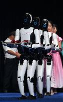 Humanoid Robot Appears At Boxing Awards - Shenzhen
