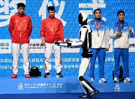 Humanoid Robot Appears At Boxing Awards - Shenzhen