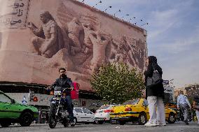 Tehran Displays Persian Empire Statue - Iran