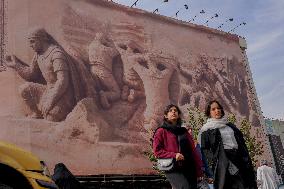 Tehran Displays Persian Empire Statue - Iran