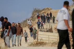 Palestinians Protest Against Israeli Settlers Near Hebron - Palestine