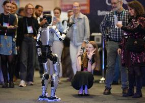 Chinese Robotics Featured At Web Summit - Lisbon