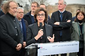 Celebration Marks 475 Years of Parisian Booksellers - France