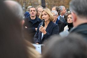 Celebration Marks 475 Years of Parisian Booksellers - France