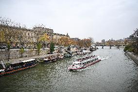 Celebration Marks 475 Years of Parisian Booksellers - France