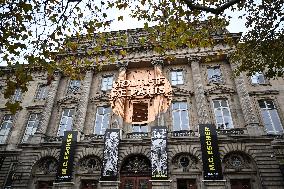 Celebration Marks 475 Years of Parisian Booksellers - France
