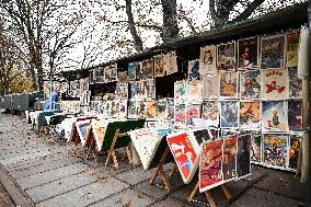 Celebration Marks 475 Years of Parisian Booksellers - France