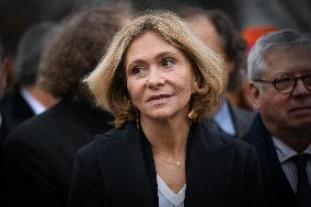 Celebration Marks 475 Years of Parisian Booksellers - France