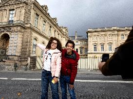 Atmosphere Around Louvres Museum Following Robbery - Paris
